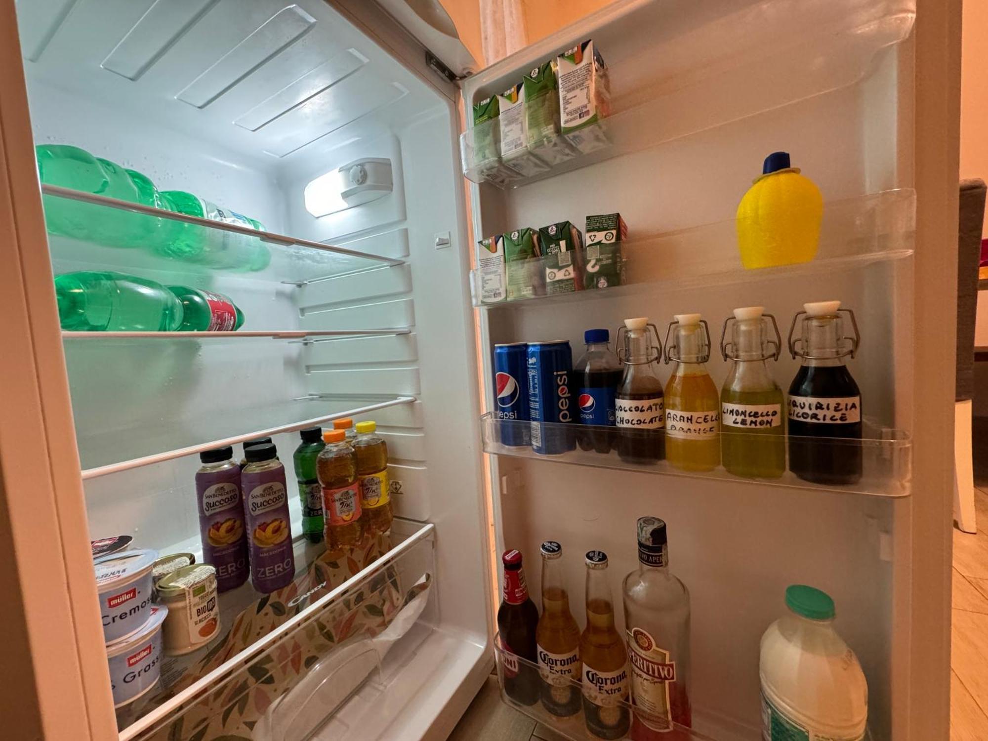 דירות נאפולי La Casa Di Sarah Aspetta Voi מראה חיצוני תמונה
