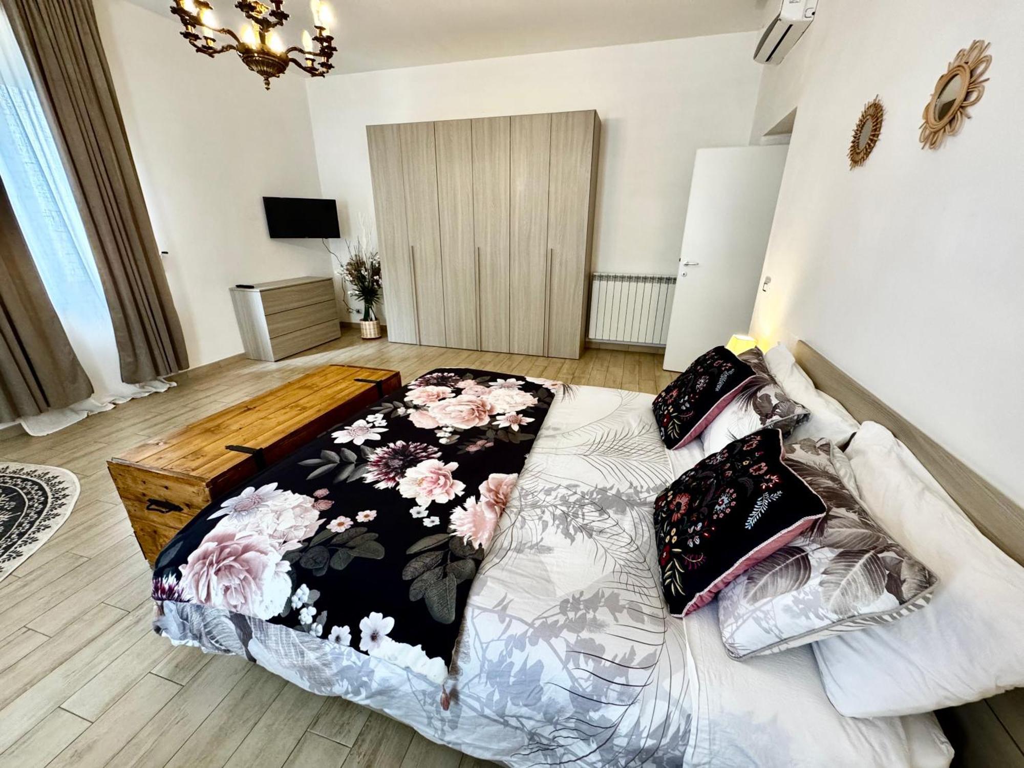 דירות נאפולי La Casa Di Sarah Aspetta Voi מראה חיצוני תמונה
