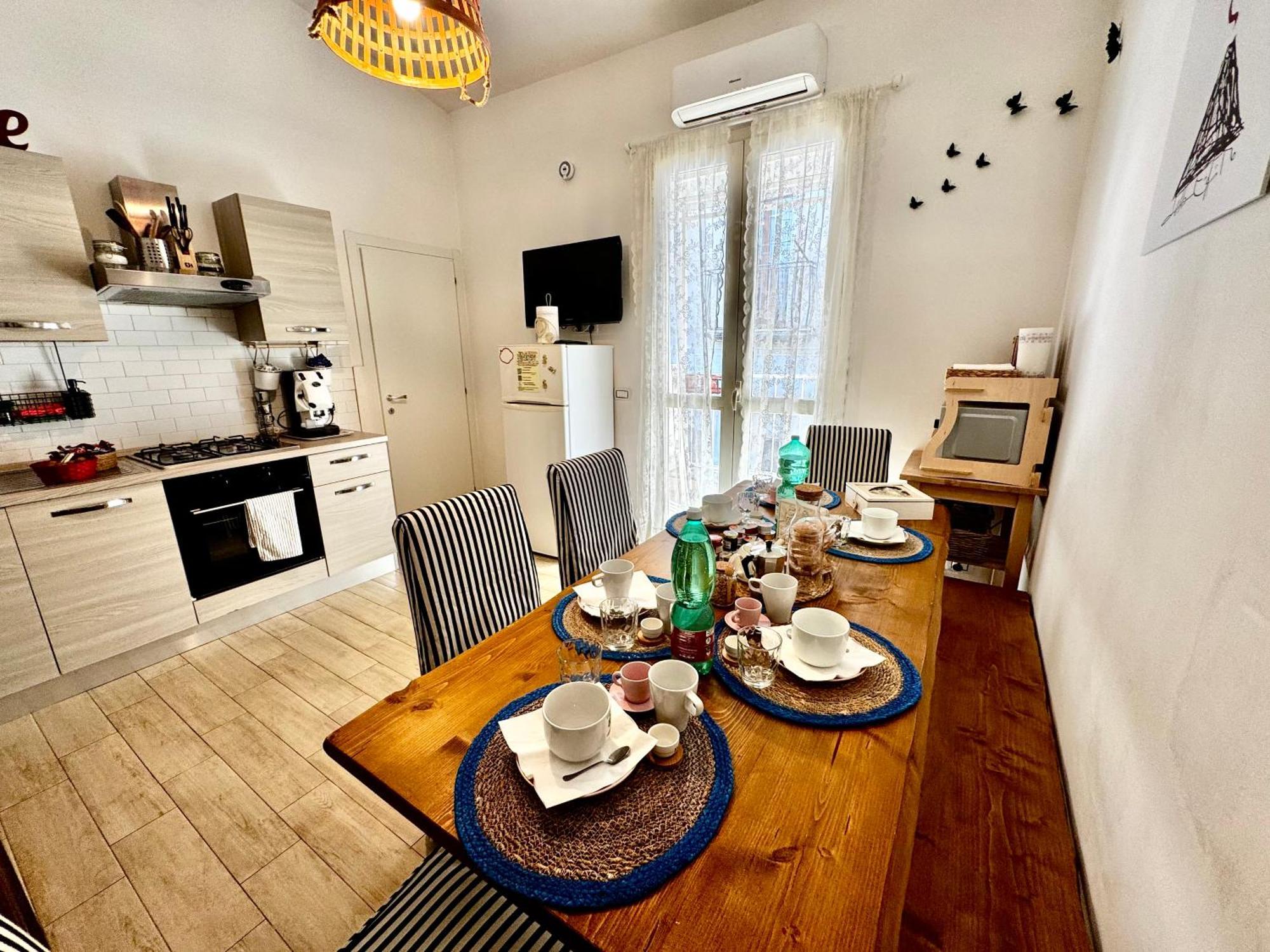 דירות נאפולי La Casa Di Sarah Aspetta Voi מראה חיצוני תמונה