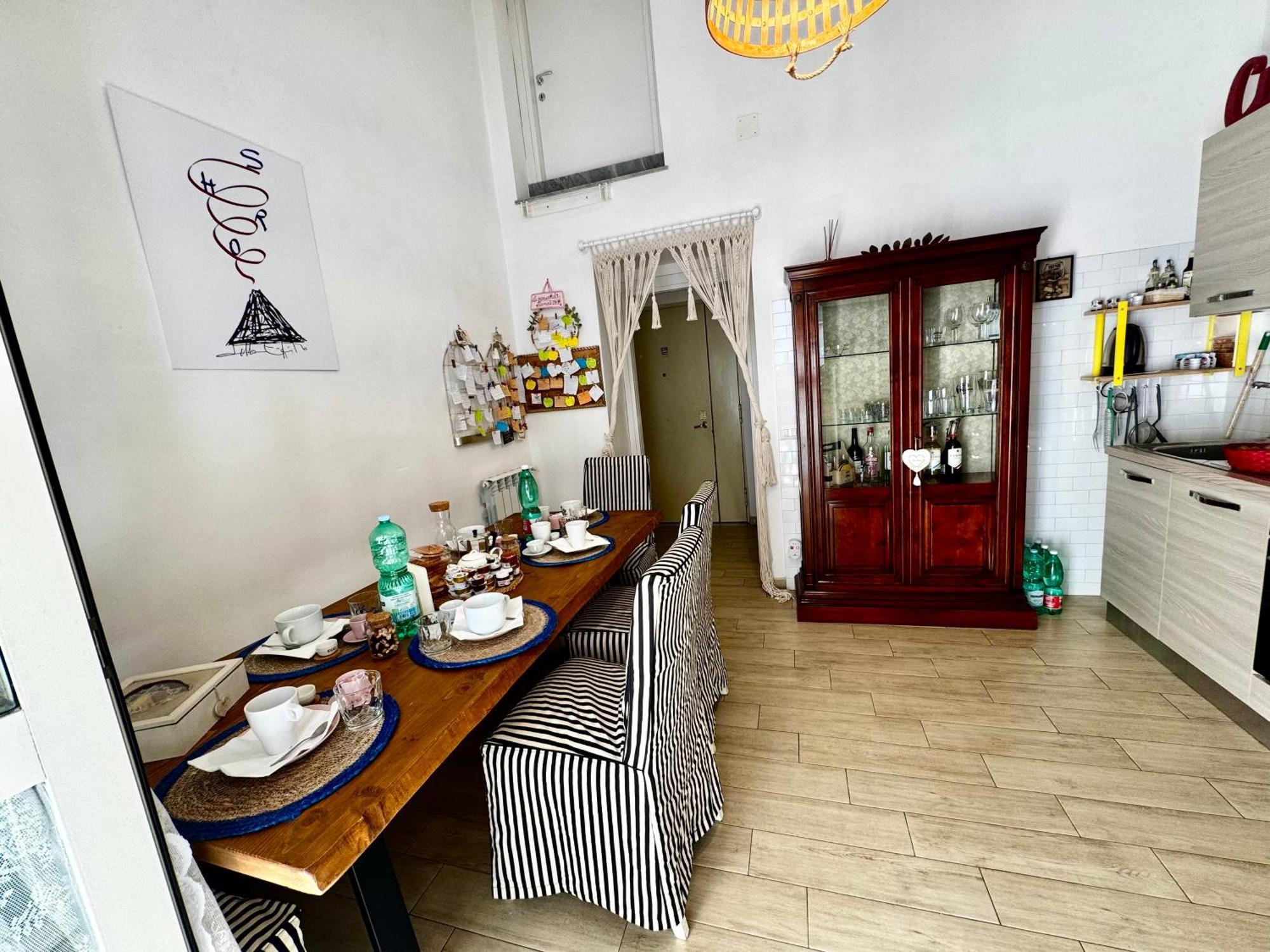 דירות נאפולי La Casa Di Sarah Aspetta Voi מראה חיצוני תמונה