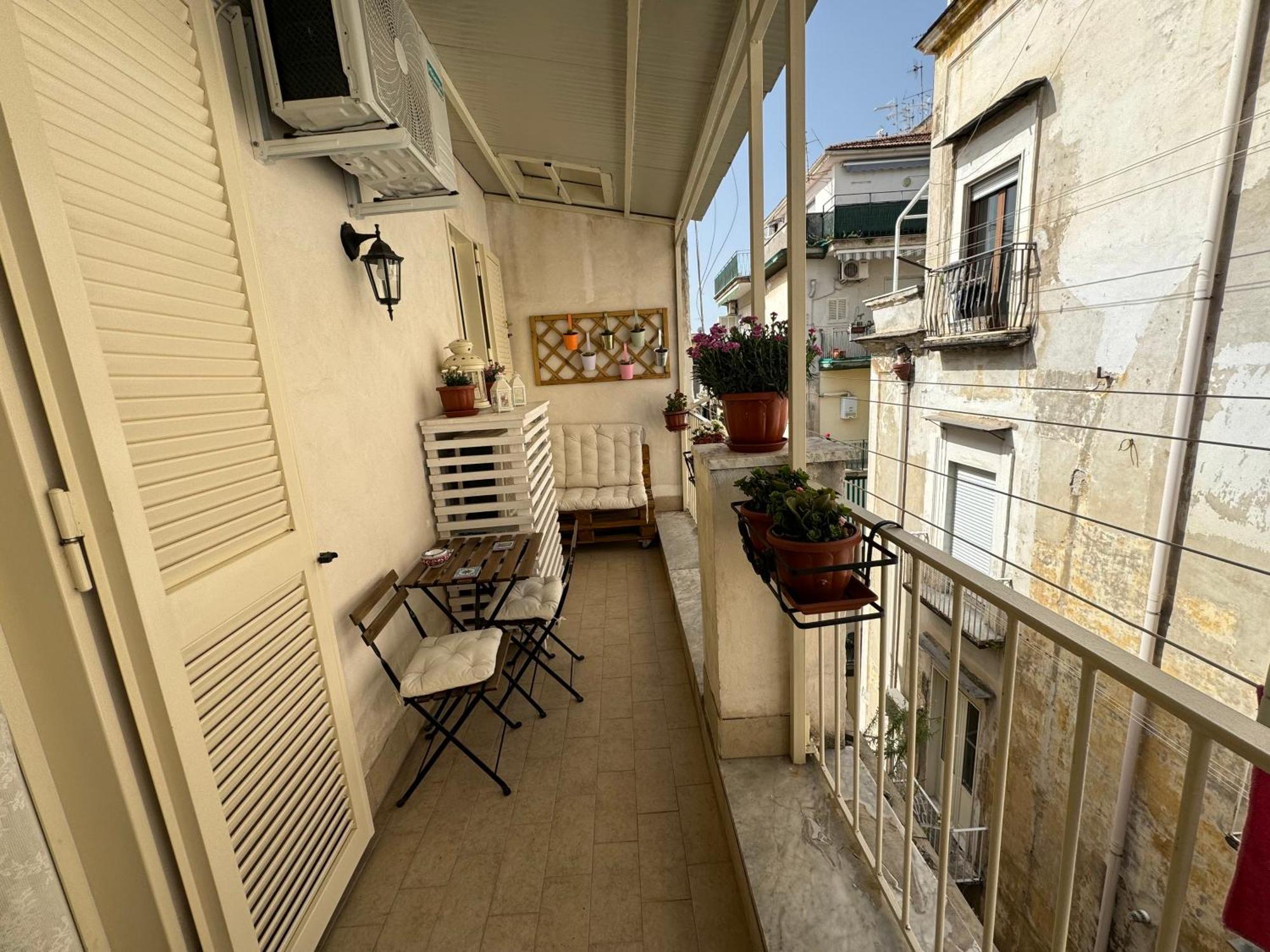 דירות נאפולי La Casa Di Sarah Aspetta Voi מראה חיצוני תמונה
